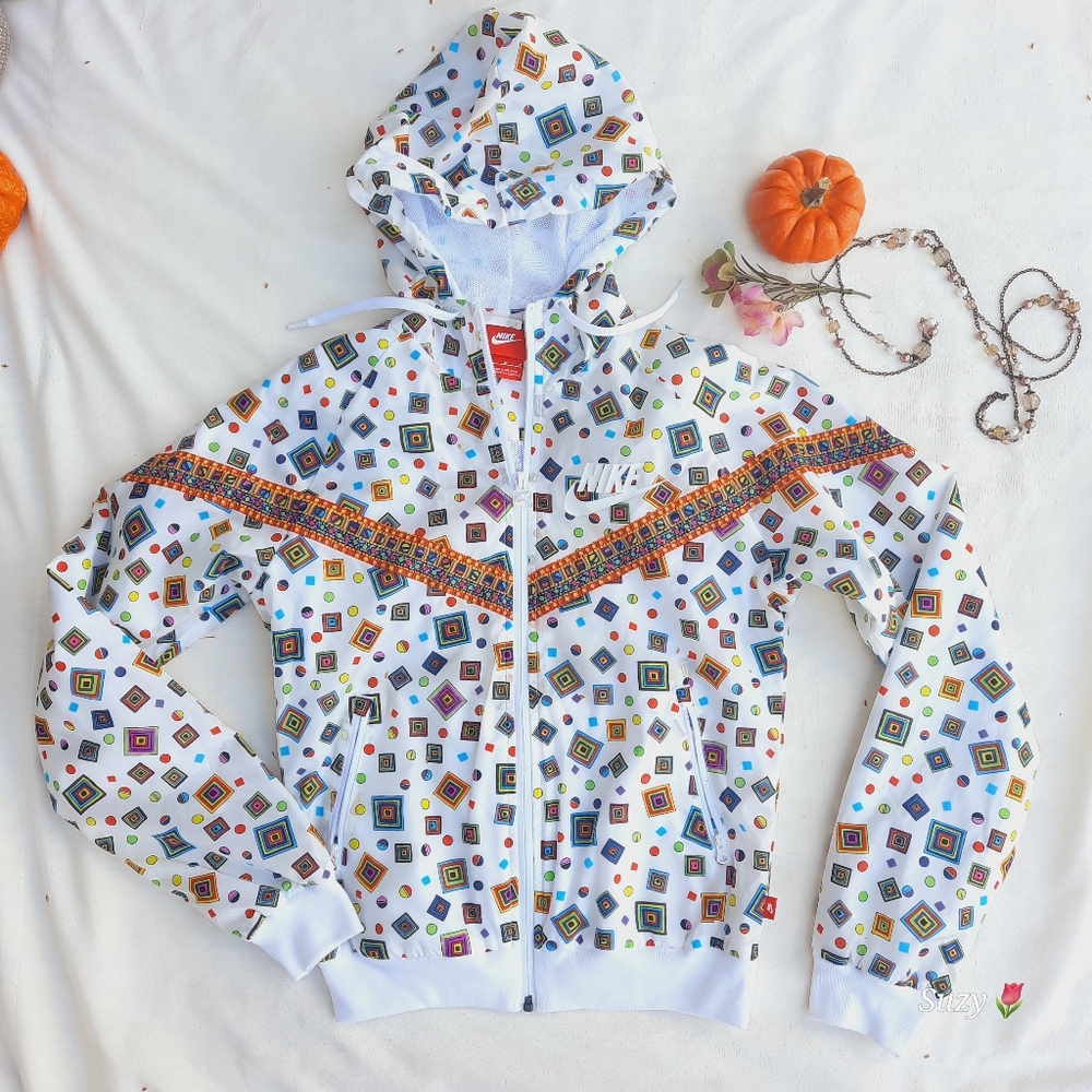 NIKE Colourful Pattern on Ivory White Hoodie, White Trim, Zip Front & Pockets